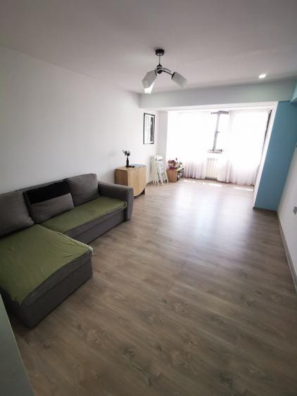 Apartament cu 3 camere decomandat în Aeroport