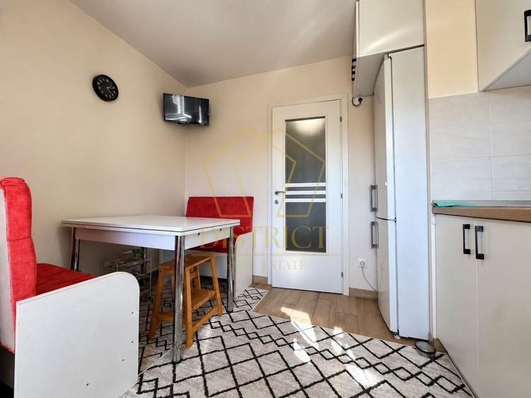 Apartament cu 3 camere decomandat, mobilat în Aradului