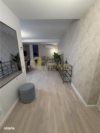 Apartament cu 3 camere, mobilat în Republicii