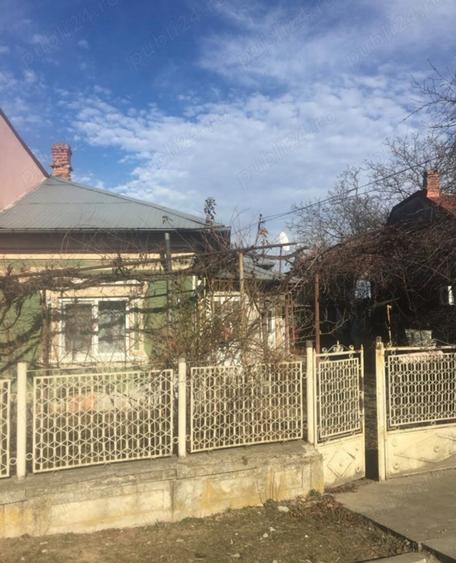 Casă cu 4 camere în Teiș