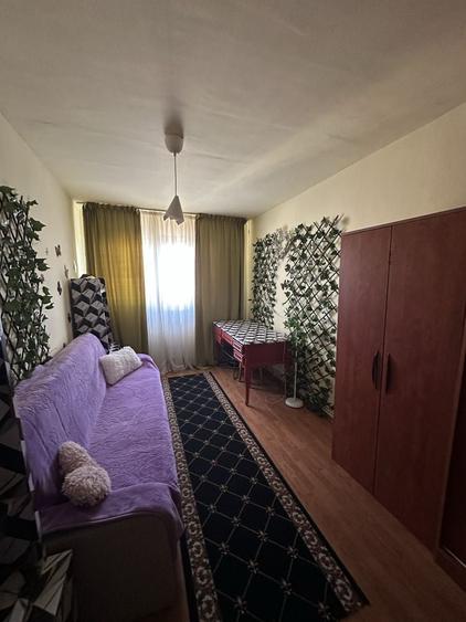Apartament cu 2 camere decomandat în Tractorul