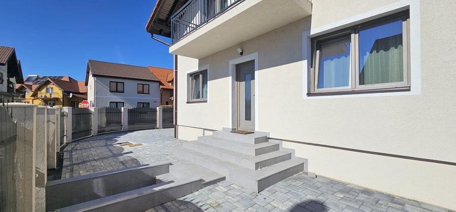 Casă cu 4 camere cu Teren 340 Mp în Tineretului