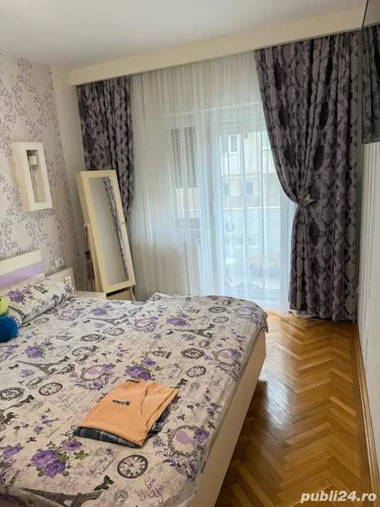 Apartament cu 4 camere decomandat în Funcționarilor