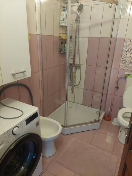 Duplex cu 5 camere cu Canalizare în Crăciunești