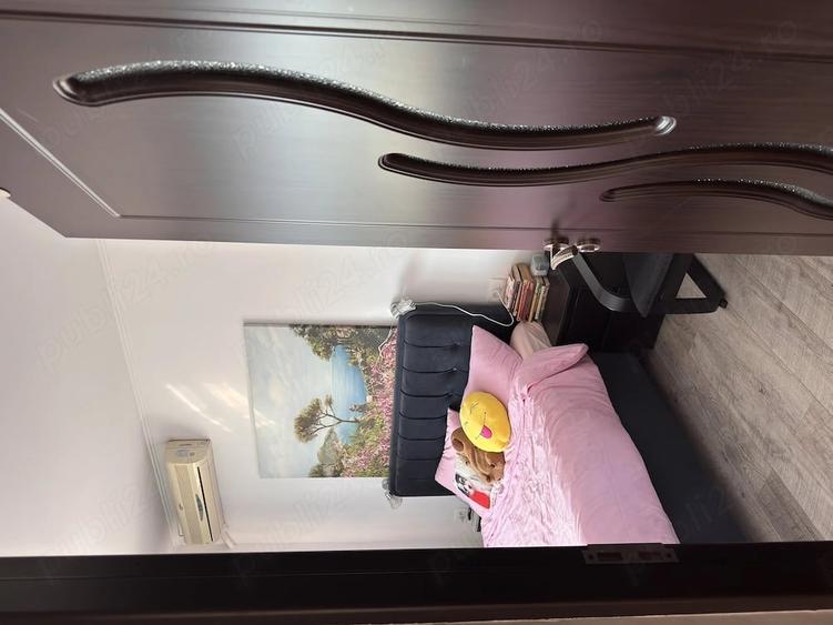 Apartament cu 3 camere semidecomandat în Crângași