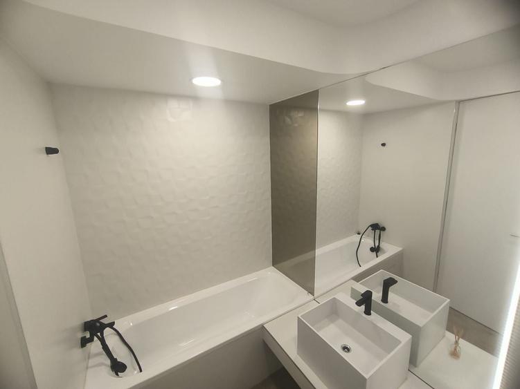 Apartament cu 3 camere decomandat, mobilat în Politehnica