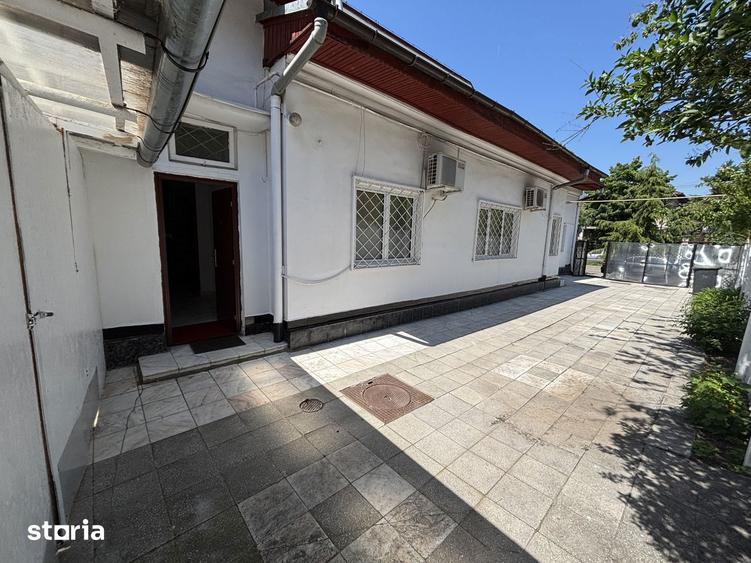 Casă cu 5 camere cu Teren 300 Mp în Vatra Luminoasă