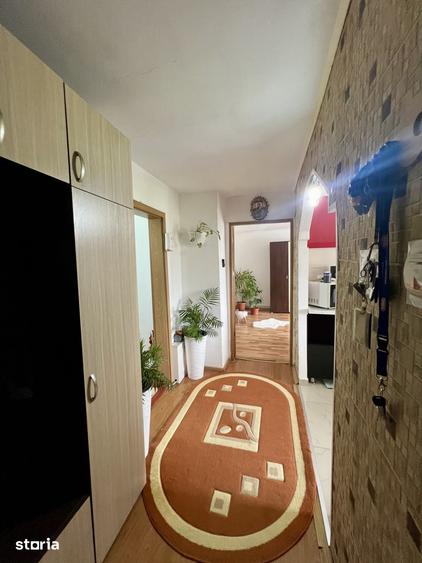 Apartament cu 4 camere decomandat în Giroc