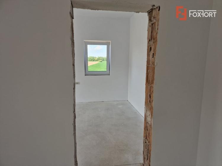 Apartament cu 2 camere decomandat în Bucovăț (Remetea Mare)