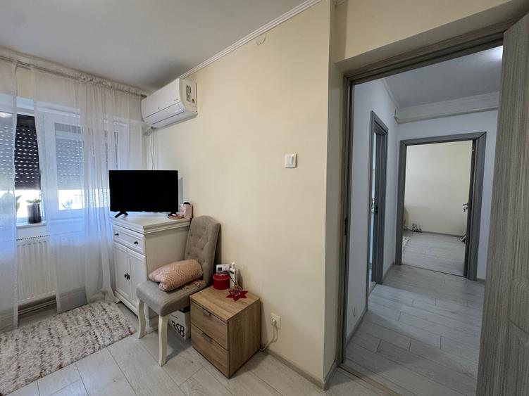 Apartament cu 2 camere decomandat în