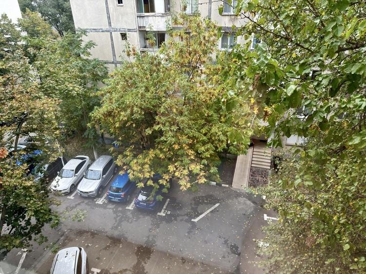 Apartament cu 2 camere decomandat în Titan