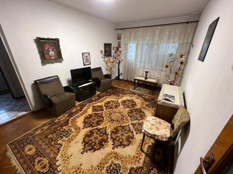 Apartament cu 3 camere, mobilat în Gară