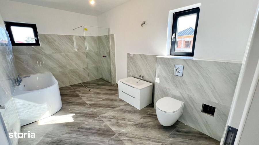 Casă cu 5 camere cu Teren 300 Mp în Prelungirea Ghencea