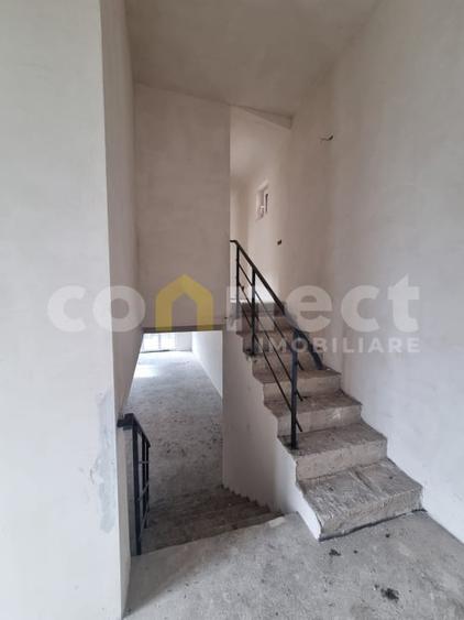 Duplex cu 5 camere cu Canalizare în Iris