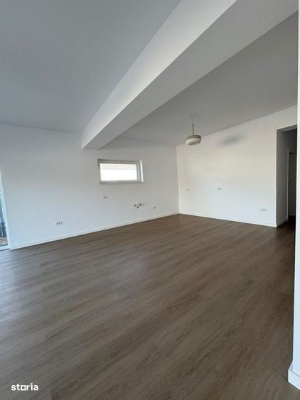 Casă cu 4 camere cu Teren 400 Mp în Central