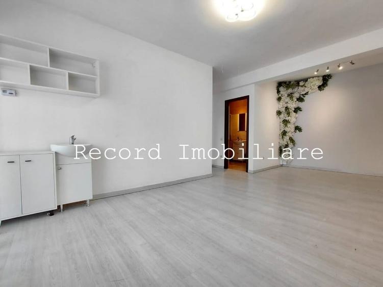 Spațiu comercial, de 40 mp, în Florești