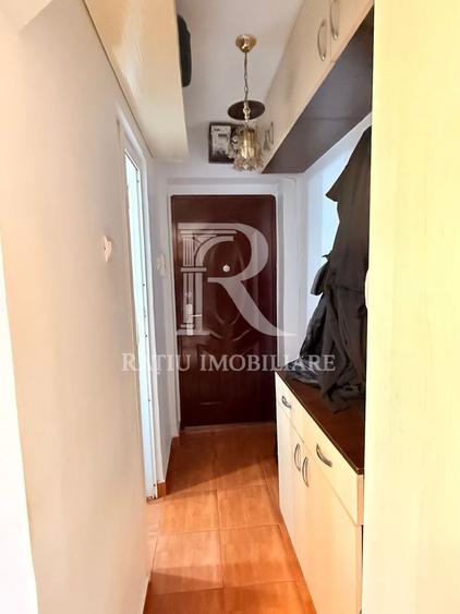 Apartament cu 2 camere semidecomandat, mobilat în Rogerius