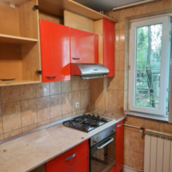 Apartament cu 4 camere decomandat în Virtuții