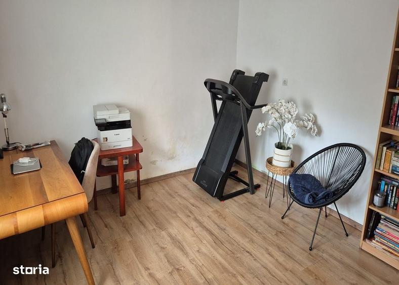 Casă cu 4 camere în Central