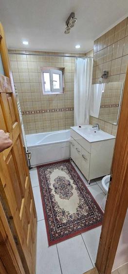 Apartament cu 2 camere semidecomandat în Ghiroda