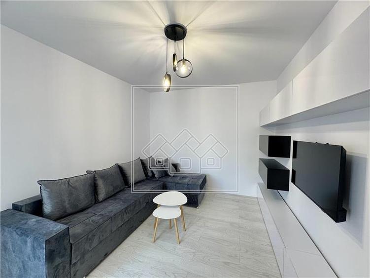 Apartament 2 camere, prima inchiriere, decomandat - 1