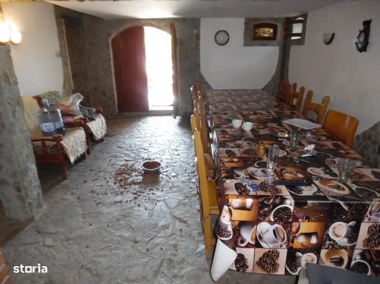 Casă cu 4 camere cu Teren 1700 Mp în Călugareni