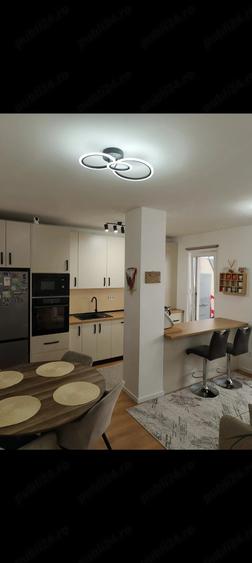 Apartament cu 3 camere decomandat în Exterior Vest