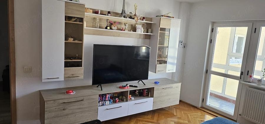 Apartament cu 4 camere decomandat în Calea Dumbrăvii