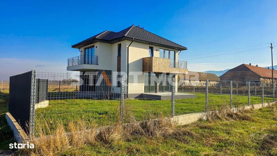Casă cu 4 camere cu Canalizare în Cristian