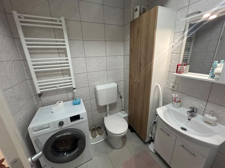 Apartament cu 2 camere decomandat în Berceni