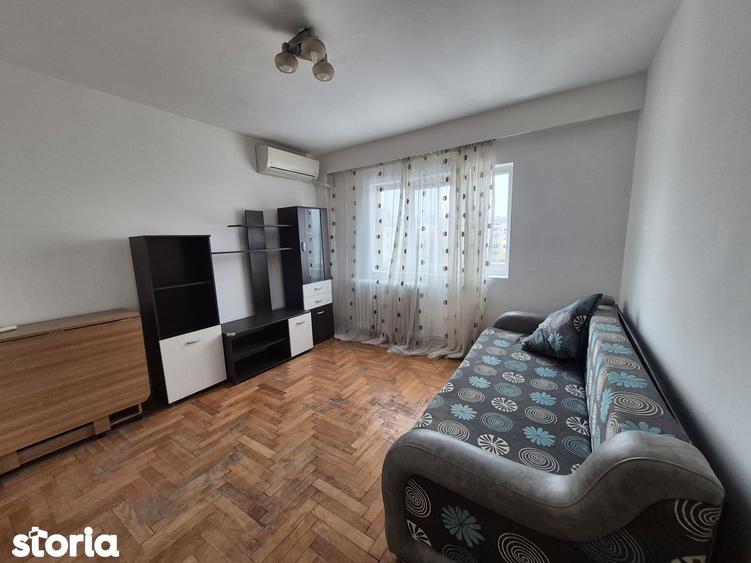 Apartament cu 3 camere decomandat în Canta