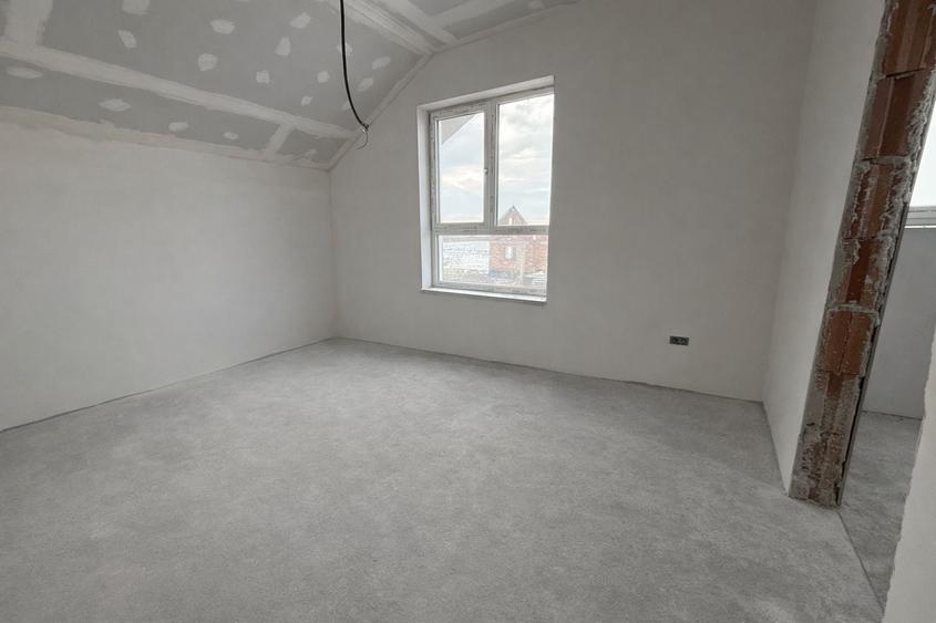 Duplex cu 4 camere cu Canalizare în Săcălaz