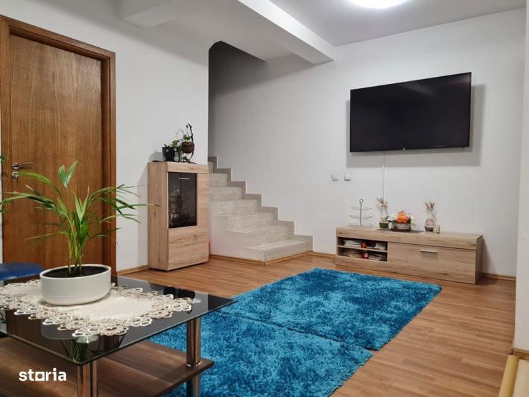 Casă cu 3 camere cu Canalizare în Central