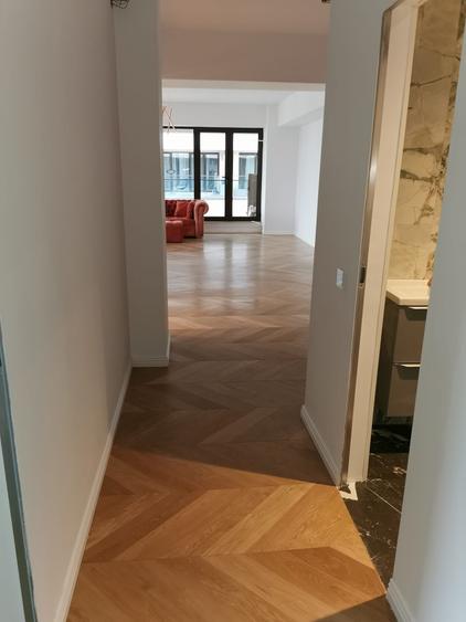 Apartament cu 3 camere decomandat în Voluntari