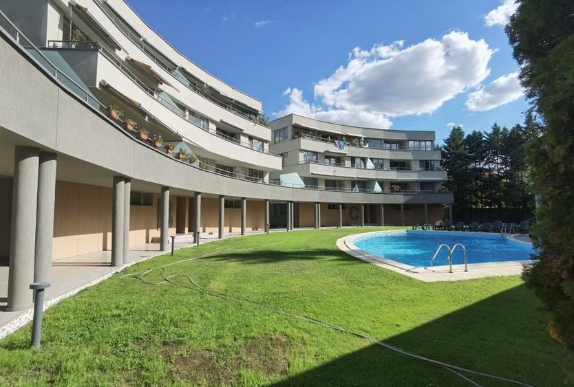 Apartament cu 4 camere semidecomandat, mobilat în Iancu Nicolae
