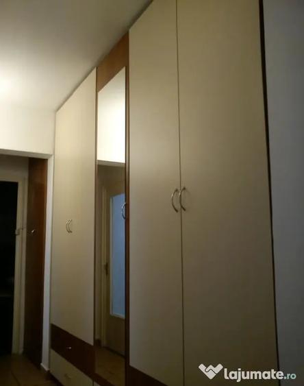 Apartament cu 3 camere decomandat în Răcădău