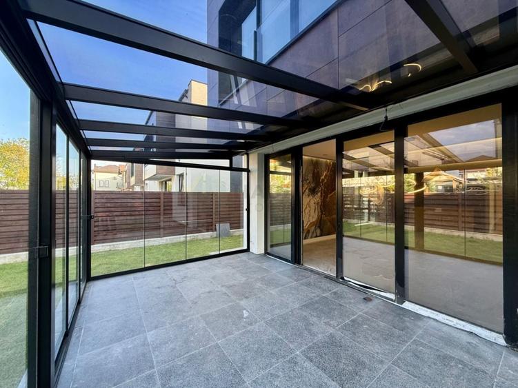 Casă individuală cu 5 camere cu Canalizare în Ostratu