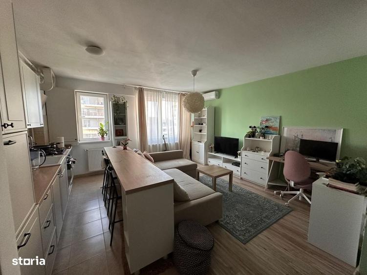 Apartament cu 2 camere decomandat în Titan
