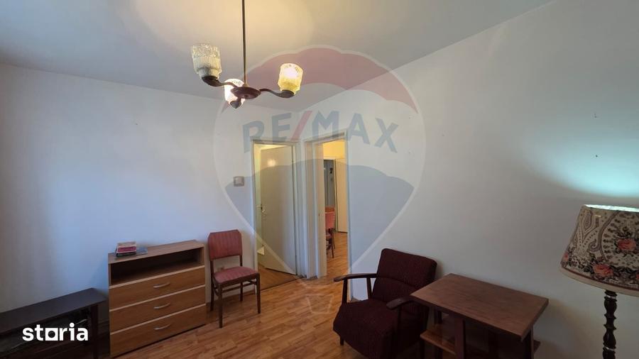 Apartament cu 3 camere decomandat în Central