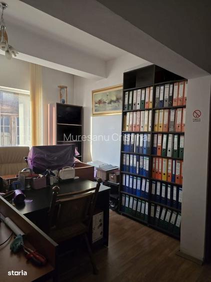 Casă cu 4 camere în Apărătorii Patriei