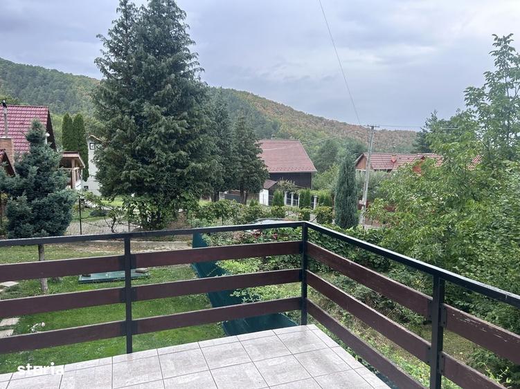 Casă cu 4 camere decomandat cu Teren 489 Mp în Sadu