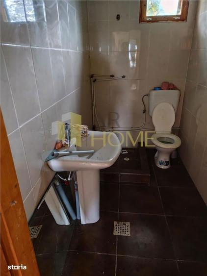 Casă cu 4 camere cu Teren 11250 Mp în Teișani
