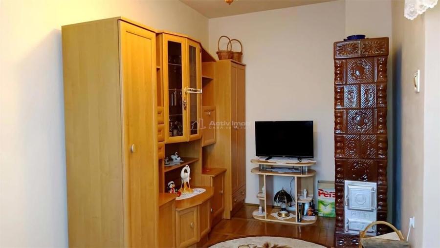 Apartament cu 2 camere semidecomandat în Moldova Nouă