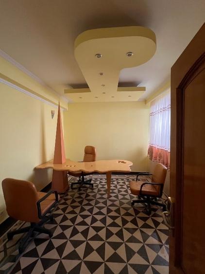 Casă individuală cu 5 camere cu Teren 783 Mp în Roșu