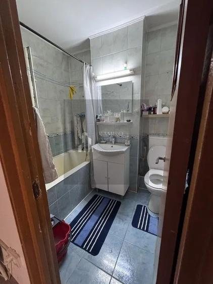 Apartament cu 2 camere semidecomandat, mobilat în Alexandru Obregia
