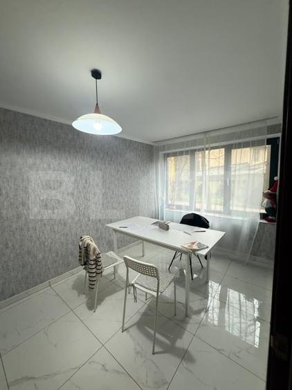 Apartament cu 3 camere decomandat în Central — fotografia 3