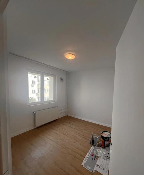 Apartament cu 3 camere decomandat în Dristor