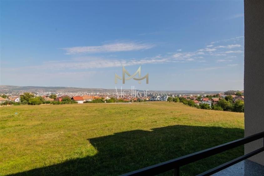 Apartament cu 3 camere semidecomandat în Andrei Mureșanu