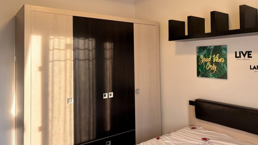 Apartament cu 3 camere semidecomandat în Dristor