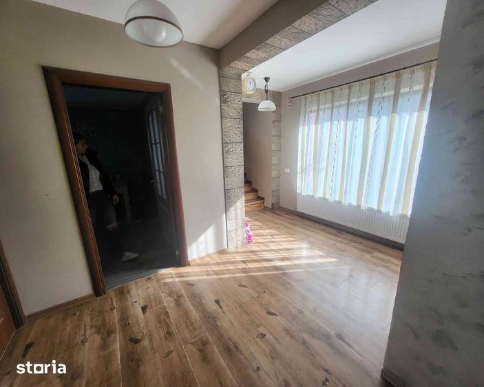 Casă cu 3 camere cu Teren 300 Mp în Gherăiești